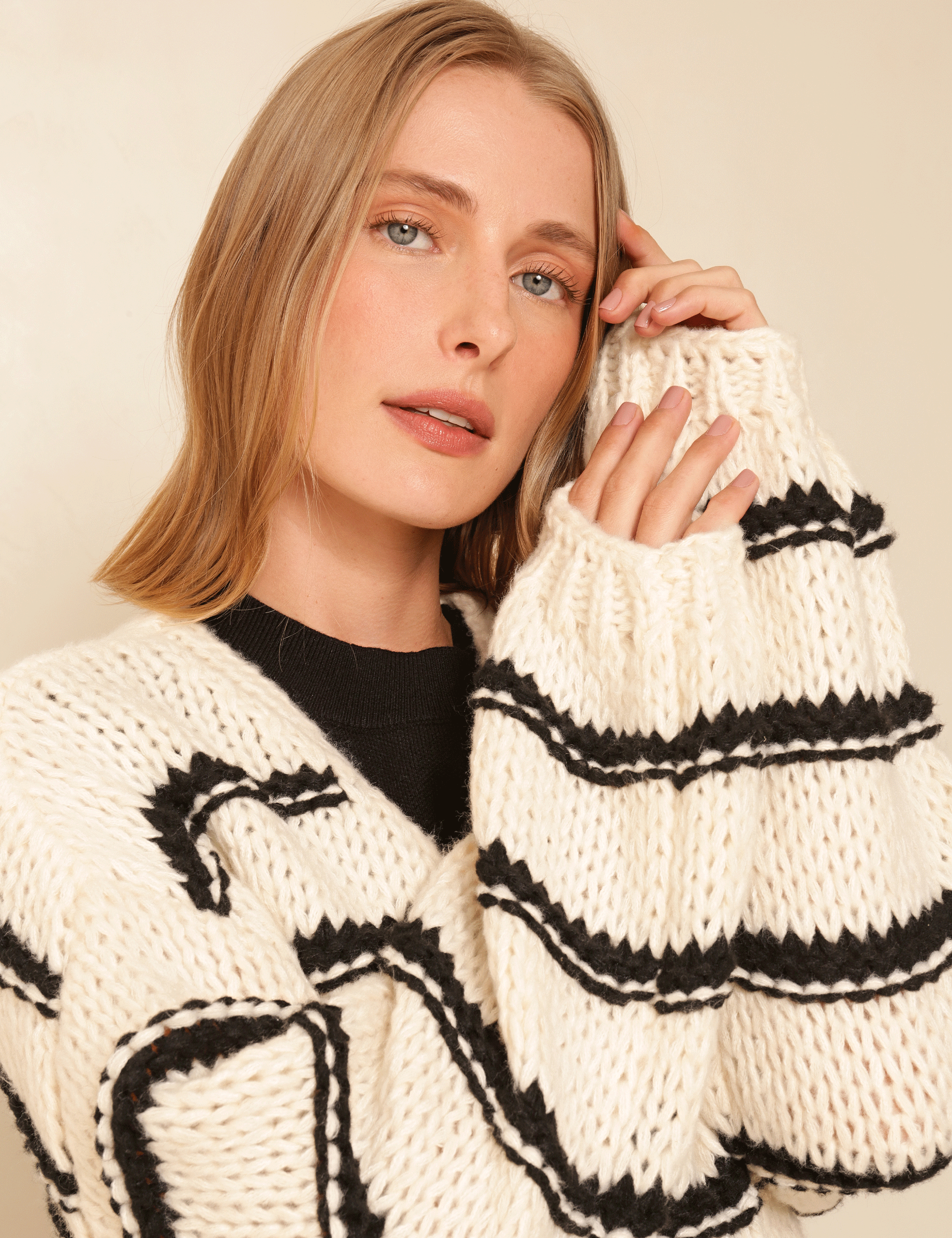025622_0006_2-CARDIGAN-NOELLE